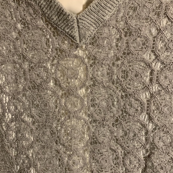 VERA WANG SWEATER - Picture 4 of 9